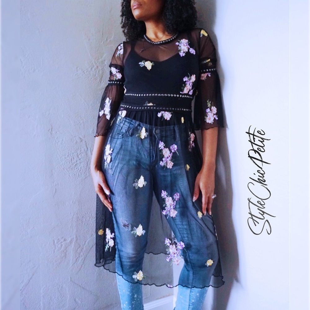 ROMEO & JULIET COUTURE Sheer Dress Embroidered HP🎉 Size S